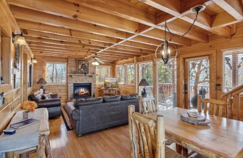 Gatlinburg - Pigeon Forge Casa | A Piece of Heaven is a Wonderful Dog-Friendly 2 Bedroom Cabin in Starr Crest Resort!
