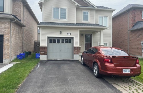 Halton Regional Municipality Casa | A Private Basement Studio Unit with King bed