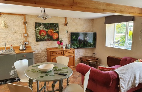 Morwellham Cabaña | A quaint, riverside family cottage nestled in the heart of Tamar River Valley