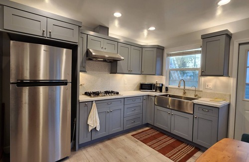 Rosemead Casa | A quiet 2-bedroom house nestled in a Rosemead courtyard.