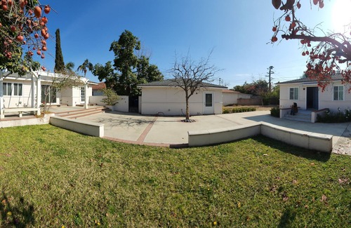 Rosemead Casa | A quiet 2-bedroom house nestled in a Rosemead courtyard.