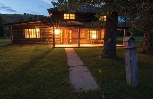 White Sulphur Springs Cabina | Una experiencia relajante, única y memorable en Montana Ranch