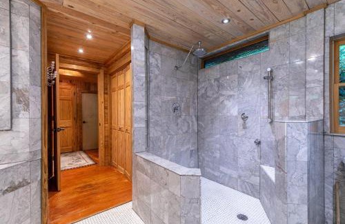 Sugar Grove Casa | A River Mist