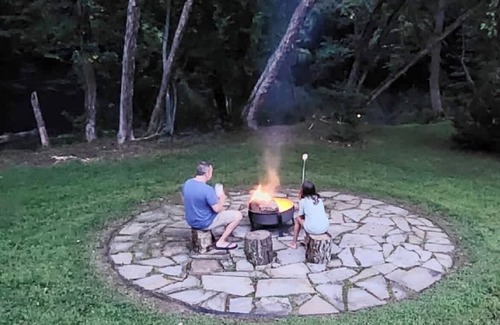 Murphy Cabina | A River Runs Through It! Riverfront relaxation on the Nottely River.