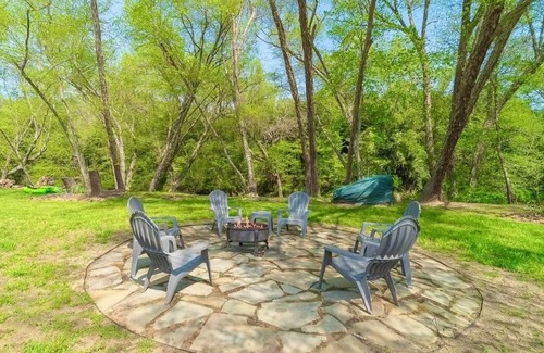 Murphy Cabina | A River Runs Through It! Riverfront relaxation on the Nottely River.