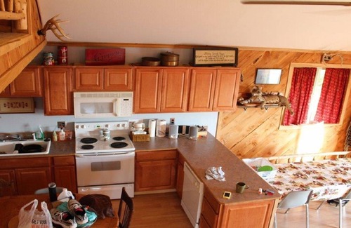 Cedar County Cabina | Una cabaña rústica con impresionantes Missouri River Valley Vistas