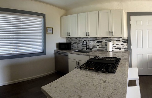 Historic Kailua Village Apartamento | A Slice of Paradise in Kona - walk to stores, restaurants and the beach