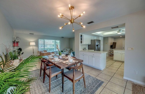 Caloosahatchee Villa | Happy Cape 15