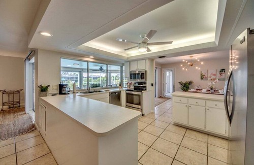 Caloosahatchee Villa | Happy Cape 15