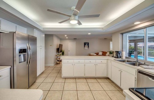 Caloosahatchee Villa | Happy Cape 15