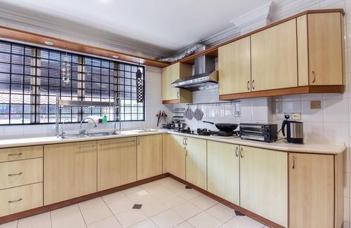 Taman Tun Dr Ismail Apartamento | A Spacious 4BR Home NEARBY KIARA HILL, MONT KIARA, PAVILION DAMANSARA HEIGHTS