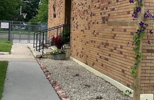 Wabaunsee County Casa | A+ Stay in Room 103 – Schoolhouse Charm Meets Modern Comfort