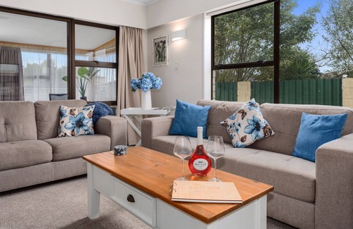Coastlands Casa | A Stones Throw - Coastlands Holiday Home