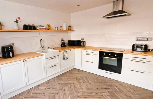 Southampton City Centre Casa | A stunning 3 bedroom house, 5-star stay on the city walls by West Quay.