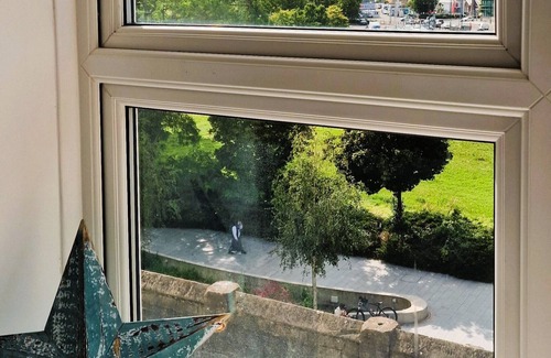 Southampton City Centre Casa | A stunning 3 bedroom house, 5-star stay on the city walls by West Quay.
