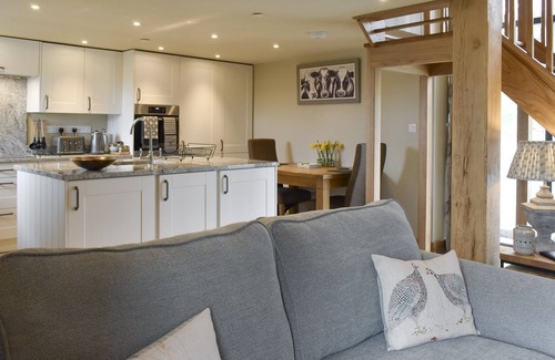 Corwen Cabaña | 1 bedroom accommodation in Gwyddelwern, near Corwen