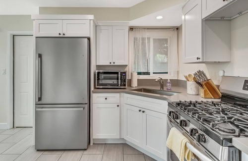 Old Towne Casa | A Stunning Naples Beauty cottage 2 mins 2 the sand