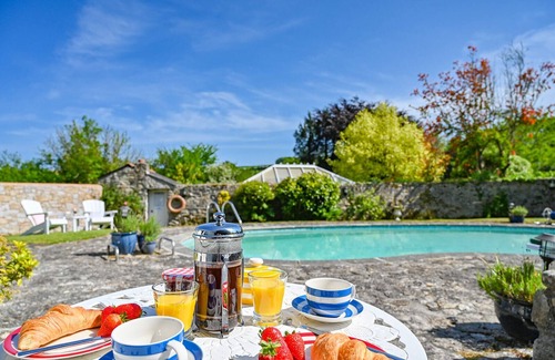 Liskeard Cabaña | A stunning, quiet, relaxing South East Cornwall getaway with a private pool