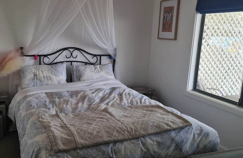 Warrenben Casa | A Sweet Retreat - Only 5 Minute Walk From Jetty, Playground, Hotel & Beach!