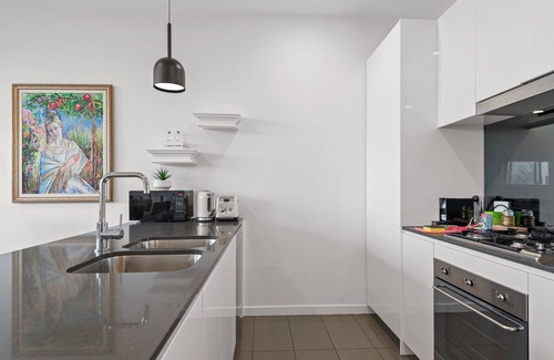 Maribyrnong Apartamento | A taste of paradise in inner city suburbia