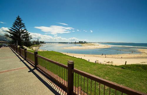 The Entrance Apartamento | A-The Entrance Private Water Front 1 bedroom appartment at the Oaks