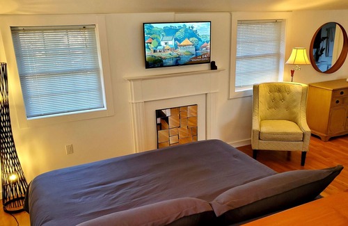 Port Carling Casa | A Unique Muskoka Experience - Couples Retreat