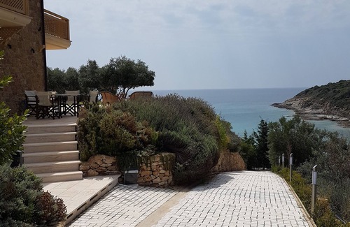 Nea Peramos Villa | Un lugar privado único con su propia playa privada!