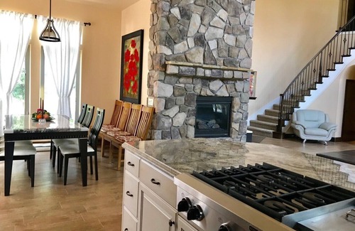 Three Rivers Casa | Sweet Retreat - ¡El río South Fork fluye detrás de nosotros!