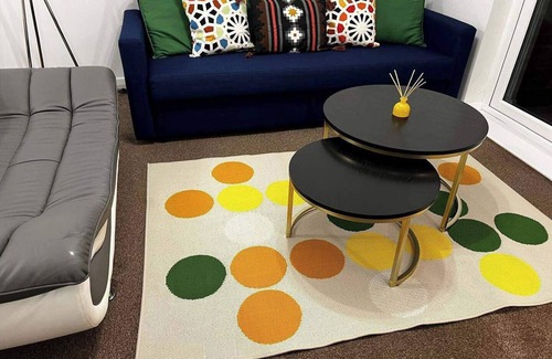 Derby Casa | A vibrant 3-bedroom house with ample parking