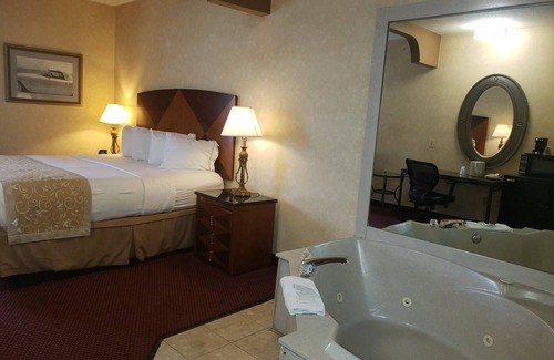 Warren Hotel | A Victory Suites Warren