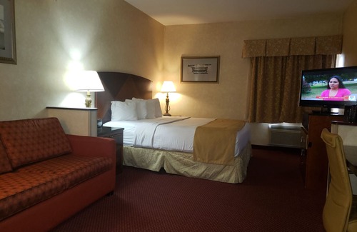 Warren Hotel | A Victory Suites Warren