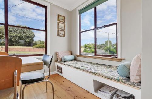 Warrnambool Casa | A Wave from it All