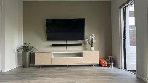 Municipality of Tilburg Apartamento | A whole Family expat house with AC, garden, close to Efteling