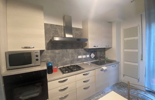 Laigueglia Apartamento | A window to the sea three minutes' walk from the sea view beach