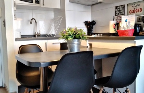 Las Rejas Casa | A10 Lindo departamento hasta 3 pax, metro en la puerta