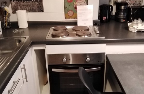Las Rejas Casa | A10 Lindo departamento hasta 3 pax, metro en la puerta