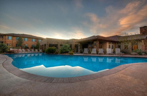 St. George Apartamento | A7-Sierra Sky-Ground Floor 3-bedroom Hillside View