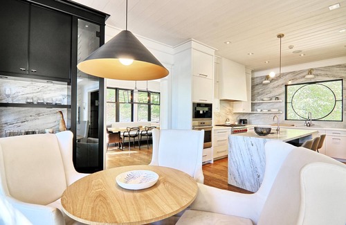 Muskoka Lakes Cabaña | AAA Lake Joe Prime Location Riverdale Rd! South! 8bdrm, 5 bath! Muskoka Beauty!!