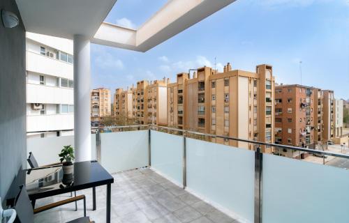 Bailen-Miraflores Apartamento | AAC Málaga - Apartamento con terraza, muy amplio, totalmente equipado, cerca del centro y nuevo!