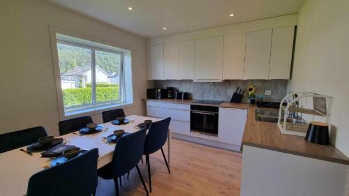 Spjelkavik Apartamento | Aalesund Guesthouse 4 Bedroom