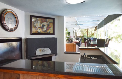 Baileys Muckleneuk Casa | Aanmani Rose Guest House