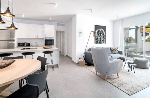 Nueva Andalucia Apartamento | AB3 - Spacious holiday home, Puerto Banus