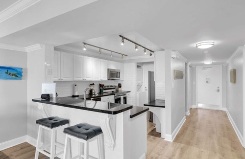 Meadows Condominio | "Abaco" Key West 2/2 End Unit Waterfront+Dockage