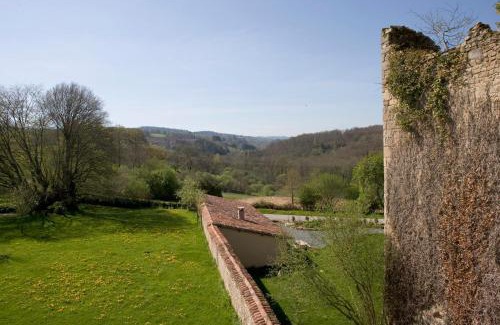 Thauron Cama Y Desayuno | Abbaye du Palais