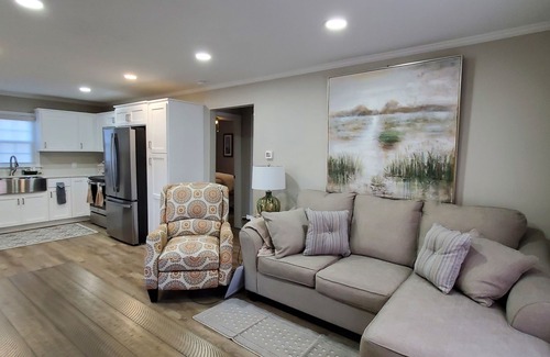 Lake Secession Cabaña | Naturewood Cottage on Lake Secession. Newly renovated, cozy 2 BR 1 1/2 bath