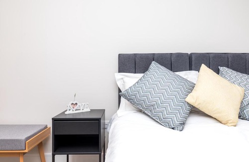 Horsham Apartamento | Abbey Apartment 8 Designer 2 Bed - 247 Lets Horsham