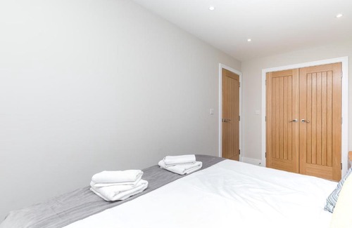 Horsham Apartamento | Abbey Apartment 8 Designer 2 Bed - 247 Lets Horsham