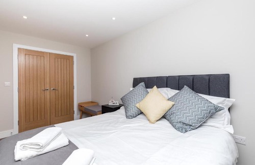 Horsham Apartamento | Abbey Apartment 8 Designer 2 Bed - 247 Lets Horsham