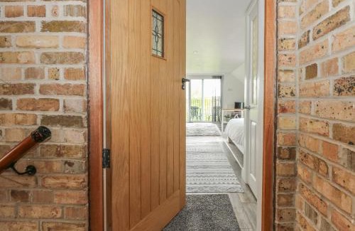 Lincoln Casa | Abbey Cottage