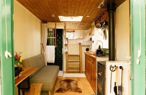 Morpeth Otro | Abbeyfield Horsebox Glamping